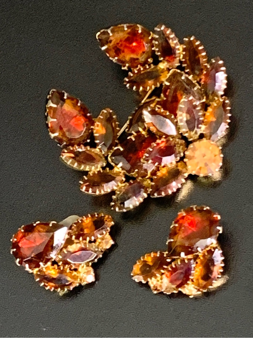 Verified Vintage JULIANA (DeLizza & Elster) Topaz Amber Rhinestone Brooch & Earr